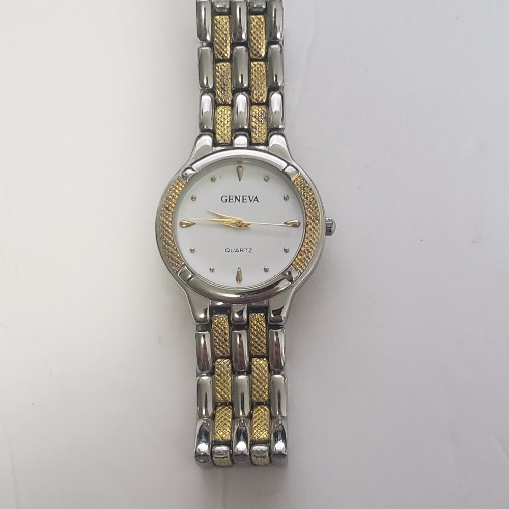 Geneva Watch Women 28mm Quartz Gold Silver Tones White Dial Round Analog Clasp - Picture 2 of 12
